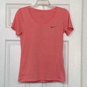 Nike Salmon Pink Scoop Neck DriFit Active Wear Short Sleeve Top Sz XS